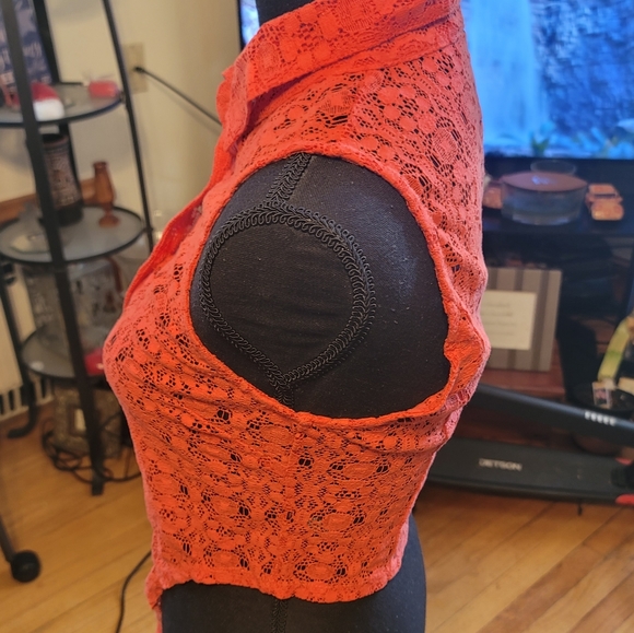 Love Culture Sleeveless Lace Blouse with Tie - Picture 5 of 8